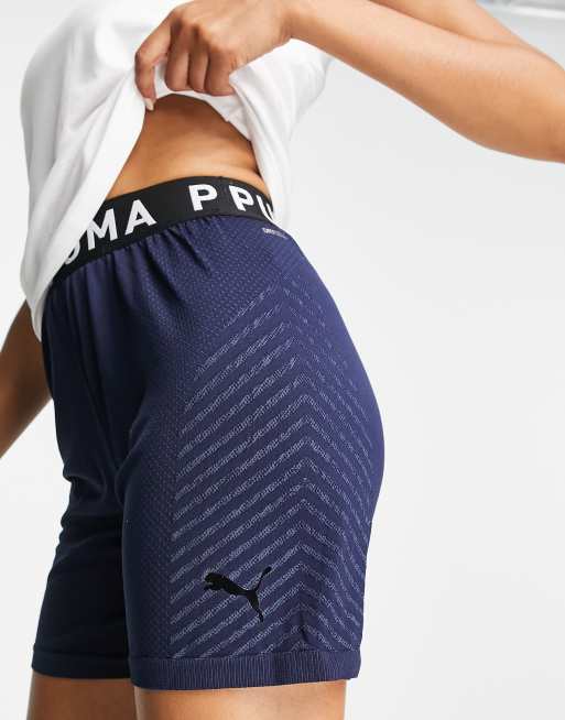 PUMA – Training – Marinblå shorts i seamless design, 7 tum