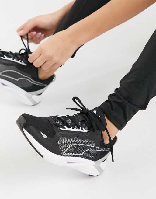 Puma Training - Ultraride - Sorte og sølvfarvede sneakers