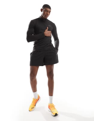 Training woven 5-inch shorts in black