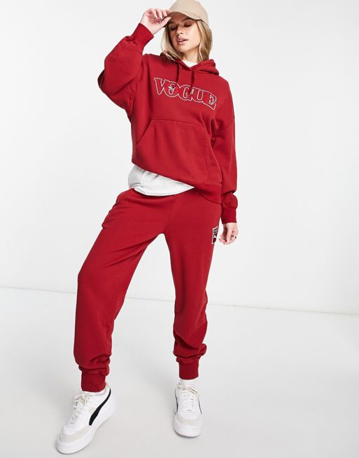 Puma x Vogue relaxed sweatpants red | ASOS