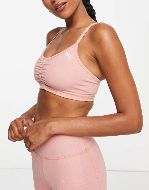PUMA – Yoga Studio Foundation – Geraffter Sport-BH in Rosa mit leichter Stützfunktion
