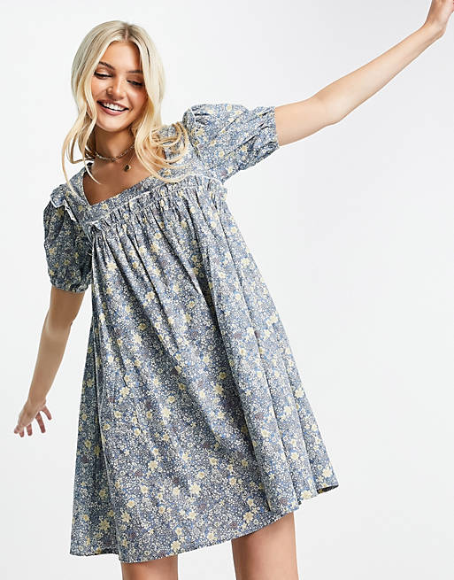 QED London cotton poplin puff sleeve smock dress in ditsy floral | ASOS