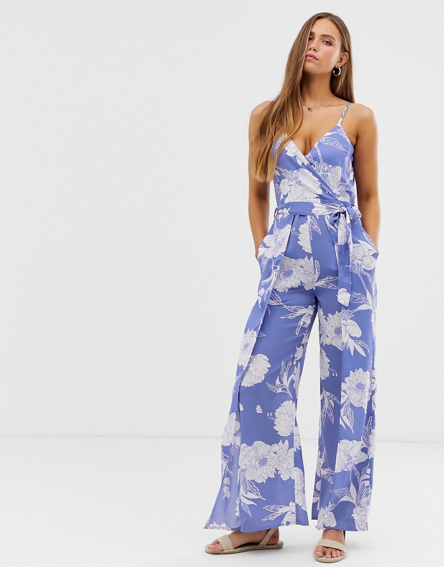 QED London - Geplooide cami-jumpsuit met bloemenprint-Marineblauw