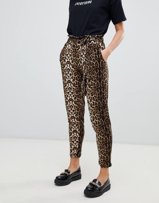 Qed London Hose Mit Paperbag Taille Und Leopardenmuster Asos