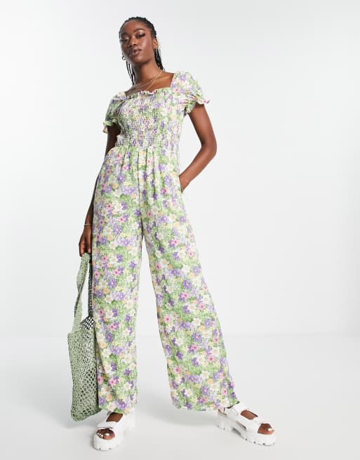 QED London – Jumpsuit mit quadratischem Ausschnitt und weitem Bein in grünem Blumenmuster