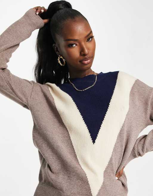 QED London – Pullover in Grau mit Winkelstreifenmuster