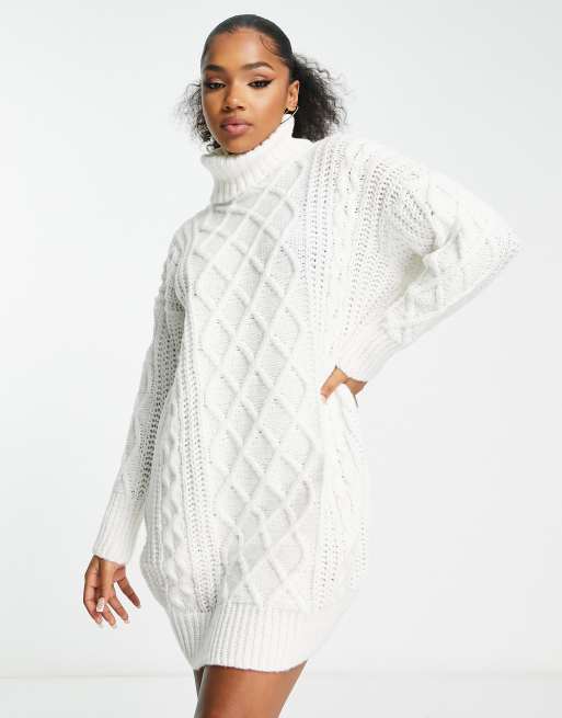 QED London - Robe pull en maille torsadée à col roulé - Ivoire