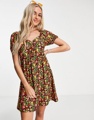 QED London ruched babydoll dress in floral print