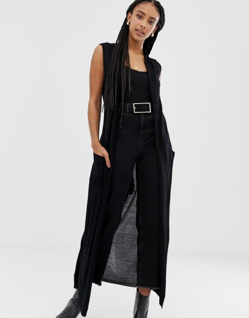 Black sleeveless shop duster jacket