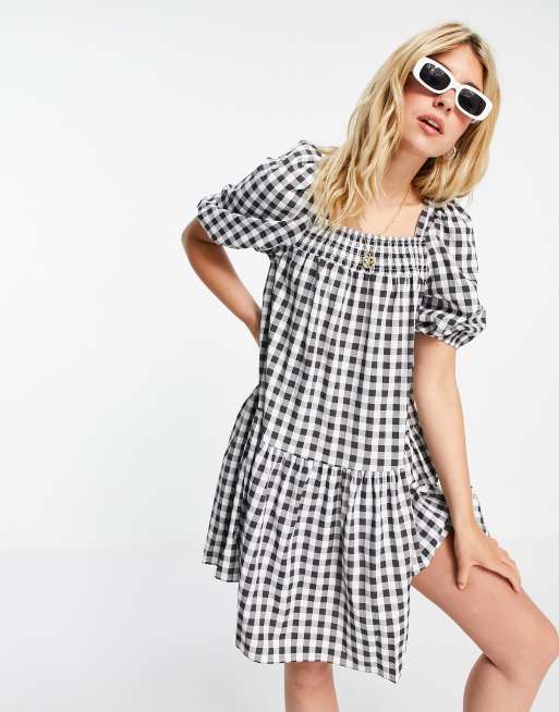 QED London square-neck mini smock dress in black gingham, 4 of 4