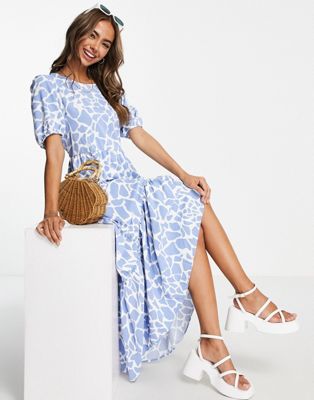 QED London tiered midi dress in blue abstract print