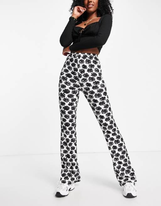 QED London - Zachte broek met wijde pijpen en bloemenprint, deel van co-ord set