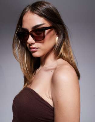 Quay - Call The Shots Remixed - Cat-Eye-Sonnenbrille in Creme-Weiß