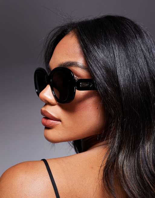 Quay impromptu oversized round sunglasses in black | ASOS display picture 1