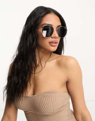 Quay Jezabell round sunglasses in gold/smoke