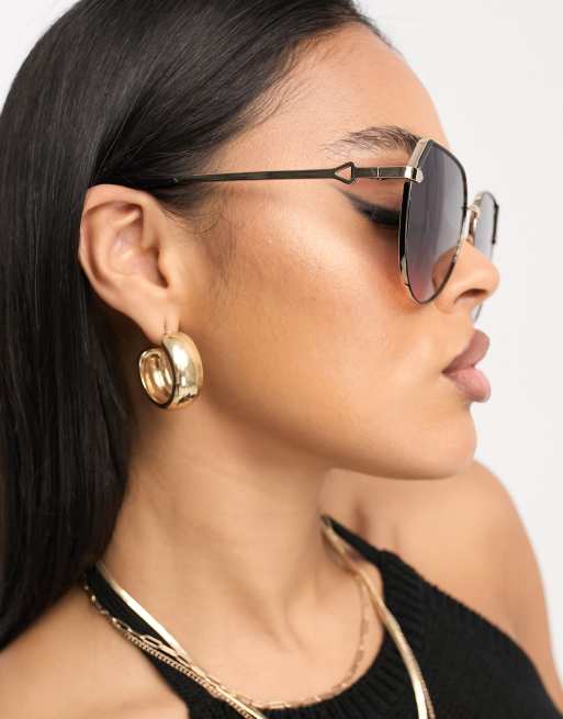 Quay Main Character round sunglasses in black and gold smoke  display picture 1