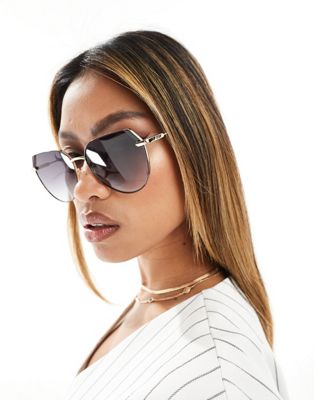 Quay Main Character Round Sunglasses In Gold