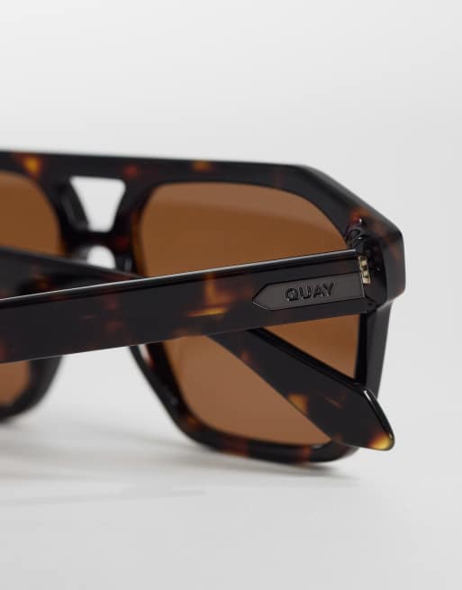 Quay – Soundcheck – Große Pilotensonnenbrille in bernsteinfarbener Schildpattoptik mit aquablauen Gläsern, 2 von 3