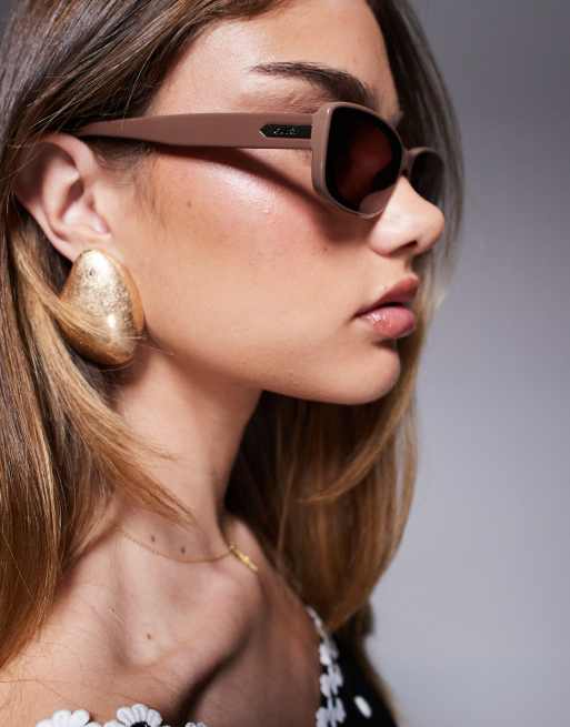 Quay vibe check rectangle sunglasses in pink with brown  display picture 2