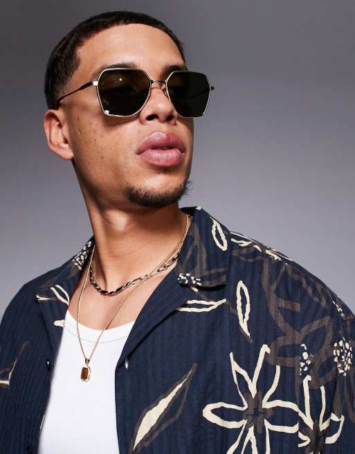 Quay world tour hexagonal metal sunglasses in gold with green lens, 2 of 3