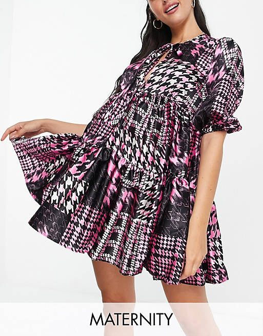 Queen Bee exclusive plunge front tiered mini skater dress in pink houndstooth print