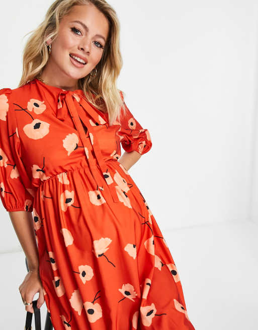 Queen Bee Maternity – Midaxikleid mit Schnürdetail in Rot mit Blumendruck |  ASOS