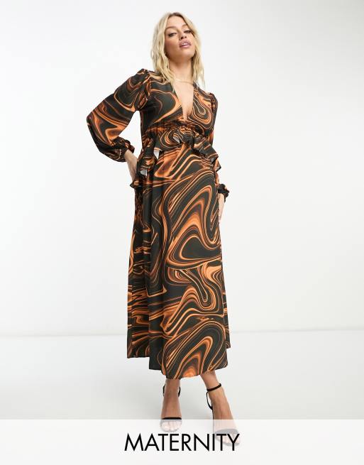 Queen Bee Maternity ruched long sleeve dress in swirl print | ASOS