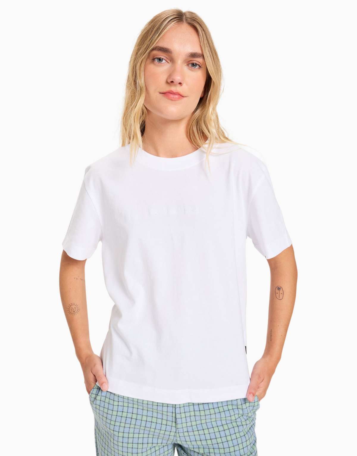 Quiksilver Essential short sleeve t-shirt in white