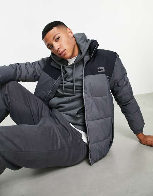 Quiksilver – Pufferjacke in Grau mit Schulterpartie in Wolfsgrau 