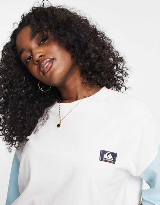 https://images.asos-media.com/products/quiksilver-waves-vibes-t-shirt-in-white-blue-exclusive-to-asos/201580621-3?$n_550w$&wid=550&fit=constrain