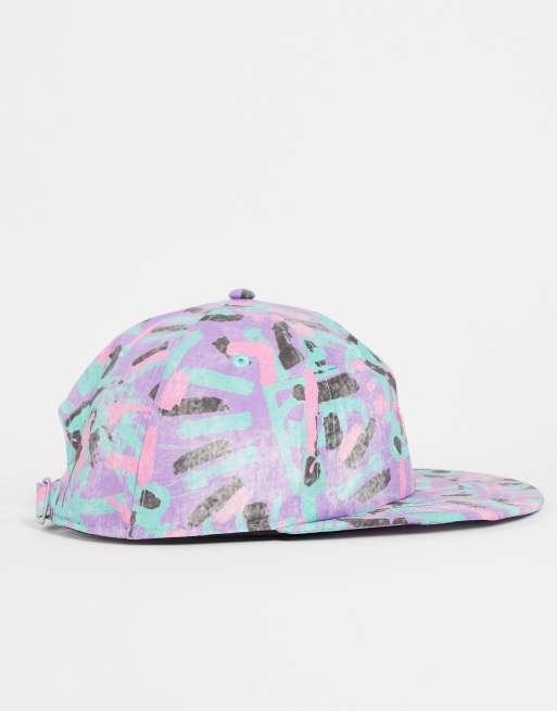 Quiksilver X Stranger Things - Lenora Hills - Pet in blauwe tie-dye, 2 van 4