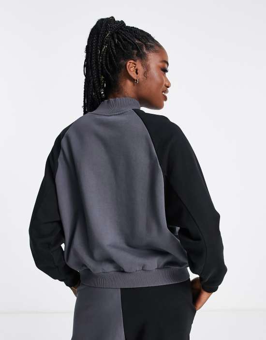 https://images.asos-media.com/products/quiksilver-x-stranger-things-upside-down-polar-sweater-in-black-gray/202681044-2?$n_550w$&wid=550&fit=constrain