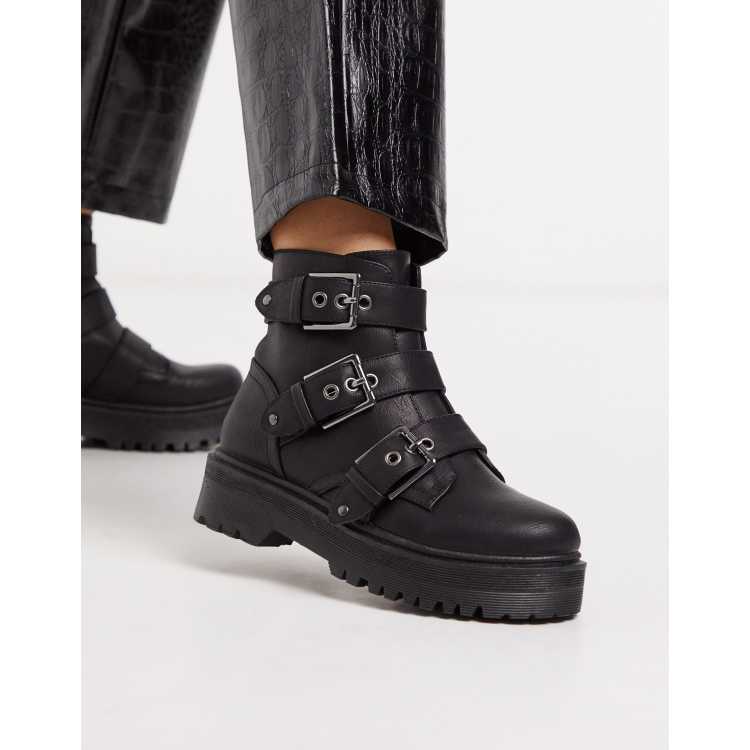 Qupid hot sale booties black