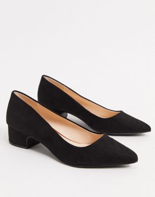 black block heel pointed shoes