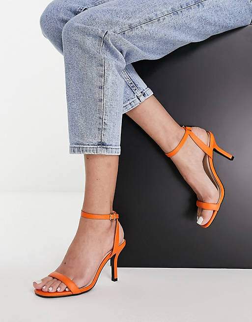 QUPID - Minimalistische sandalen met stilettohak in oranje
