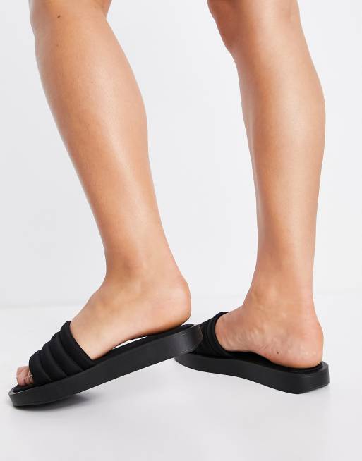 Qupid paddded chunky slides in black | ASOS