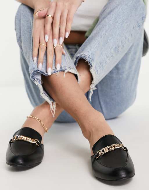 QUPID – Pantoletten-Loafer in Schwarz mit Metallbesatz