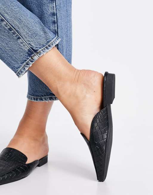 Qupid pointed toe backless flat mules in black croc