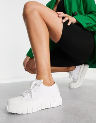 QUPID super chunky sneakers in white