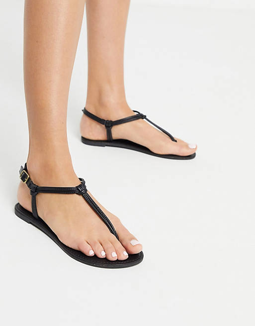 Qupid thong flat sandals in black | ASOS