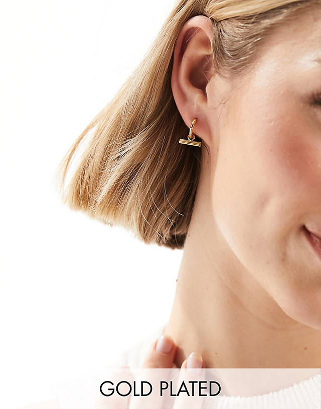 Rachel Jackson - 22 carat gold plated t-bar hoop earrings with gift box