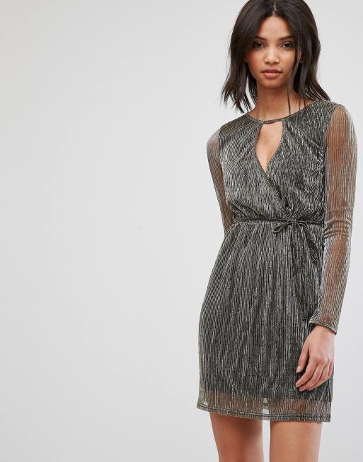 Rage – Kleid mit Cutouts auf der Vorderseite