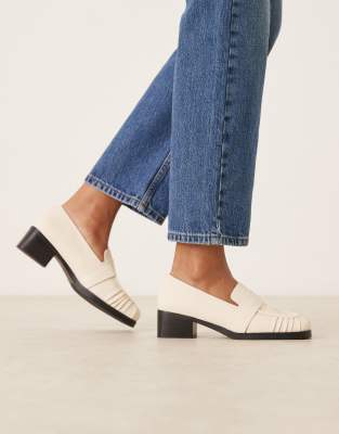 RAID - Aarvi - Loafer in Creme mit eckiger Zehenpartie-Neutral