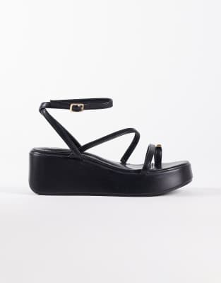 Raid Adaluna Wedge Toe Ring Sandals In Black