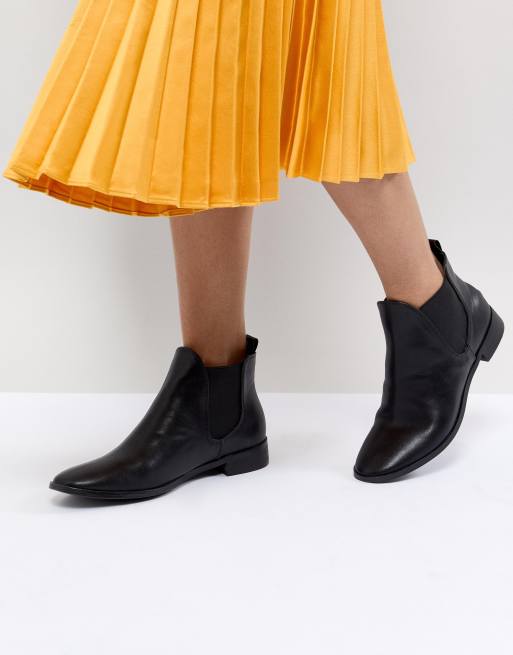 raid react chelsea boots in black