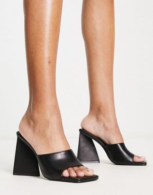 Angel mules with angular heel in black