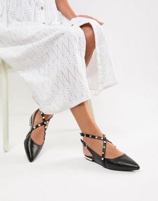 RAID – Beryl – Svarta, spetsiga skor med nitar och korsat band