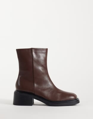 Raid Cecilia Chelsea Boots In Brown