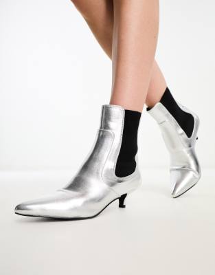 Raid Cedar Kitten Heeled Ankle Boot In Silver