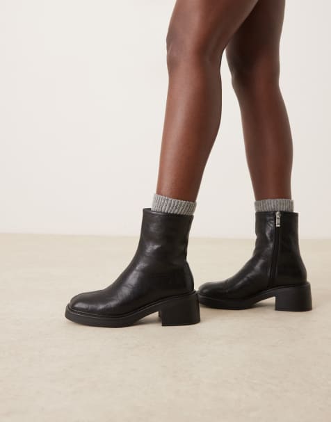 RAID Eabha chelsea boots in black - view 1